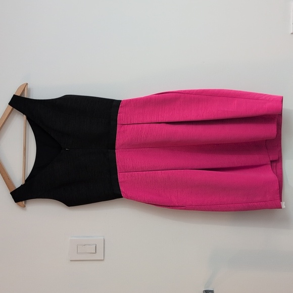 Eliza J Black and Pink Beaded Sheath Dress With Pockets! Size 6 - Picture 5 of 10